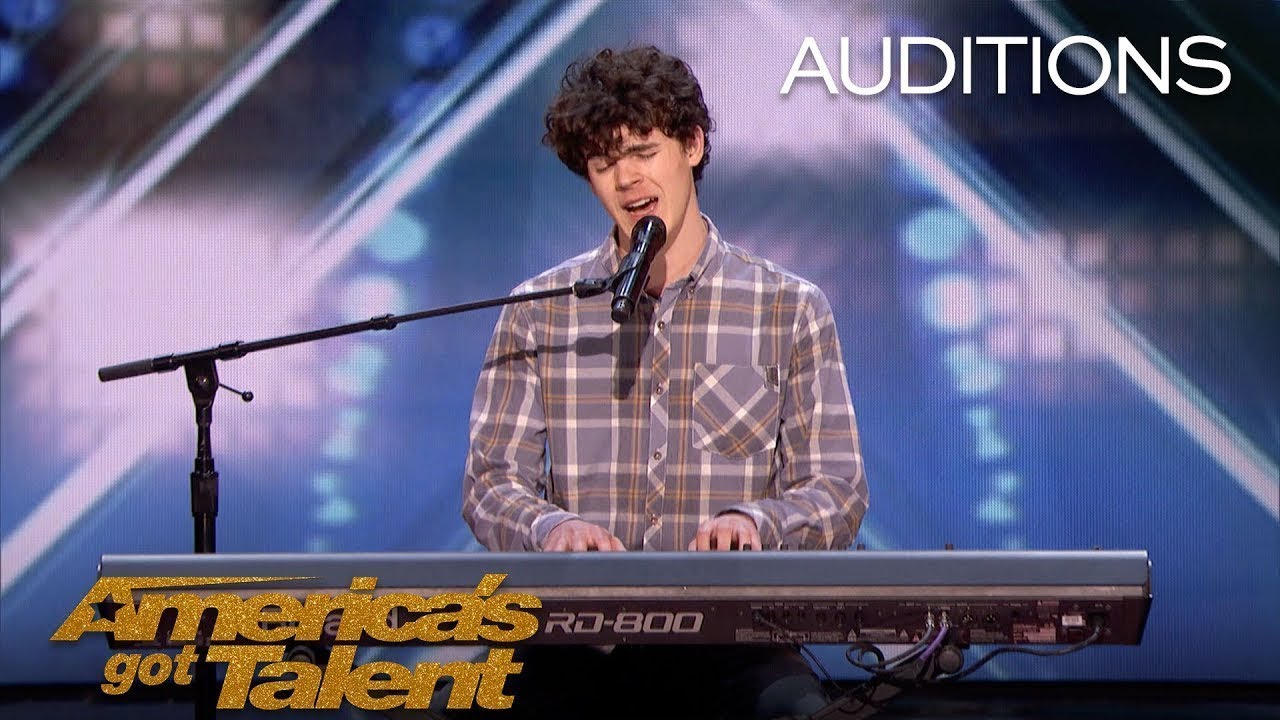 Cântărețul cucerește juriul cu interpretarea piesei „Hello” – America’s Got Talent 2018