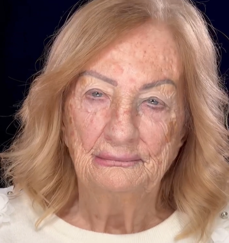 Noul look elegant al unei femei în vârstă – Grație, experiență și frumusețe atemporală