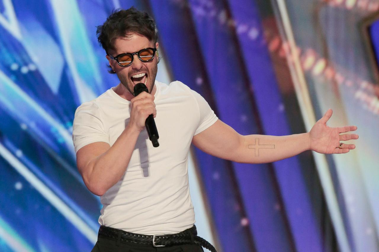 Από το Dancing With the Stars στο AGT! Ο Travis Garland ΚΑΤΑΠΛΗΣΣΕΙ με μια ΑΠΙΣΤΕΥΤΗ ερμηνεία του «Dream On»! 🎤🔥😱